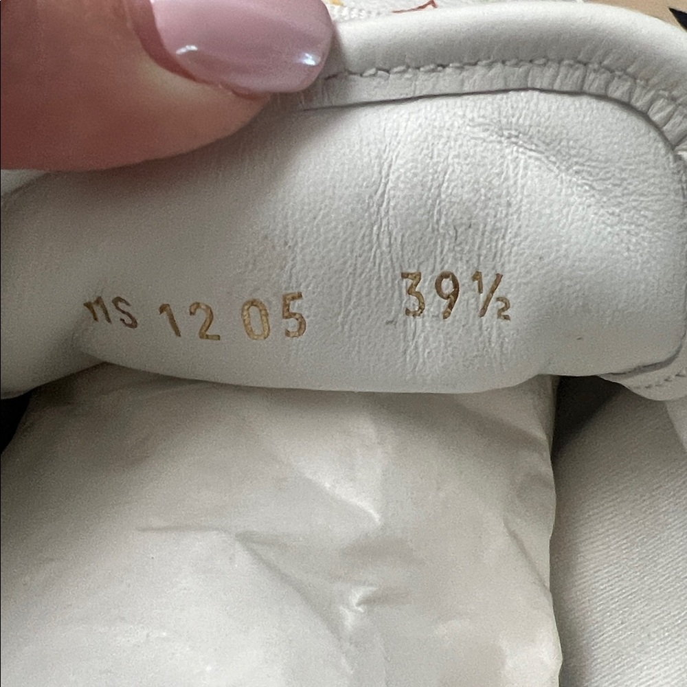Louis Vuitton White Murakami Low-Top Sneakers with Multicolor Monogram size 39.5 - Picture 5 of 5